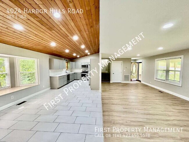 Foto del edificio - 4024 Harbor Hills Rd