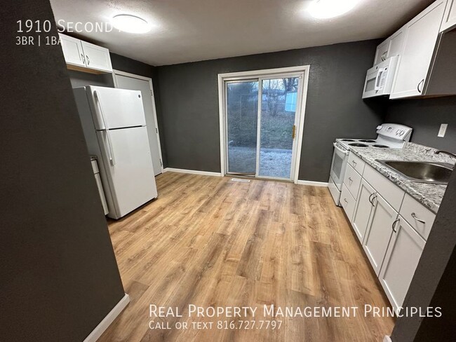 Building Photo - Completly Remodeled 3 bedroom 1 Bath Home ...