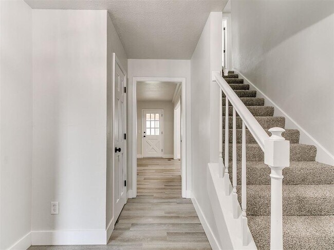 Foto del edificio - 4500 NW 32nd St