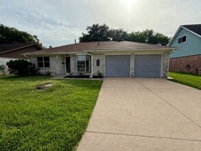 Building Photo - 3428 Hickory Ln