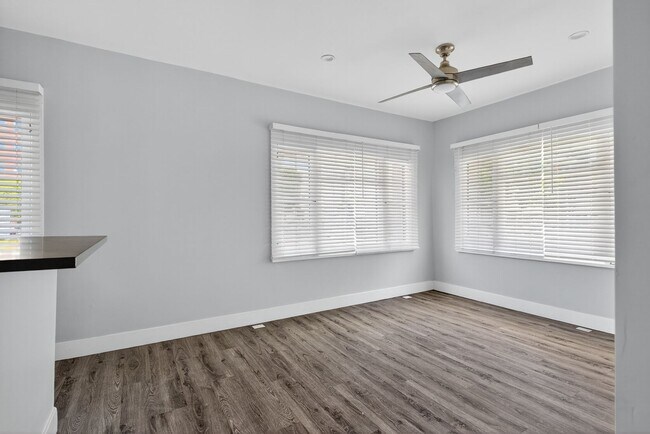 Foto del edificio - 405 W 3rd St