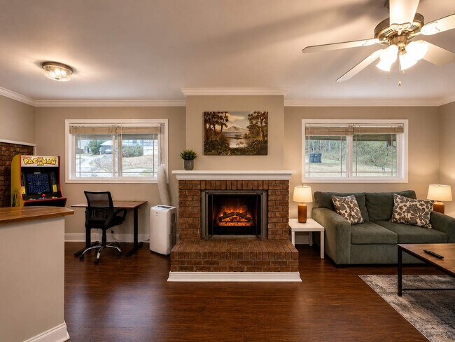Foto del edificio - 1050 Wood Valley Rd