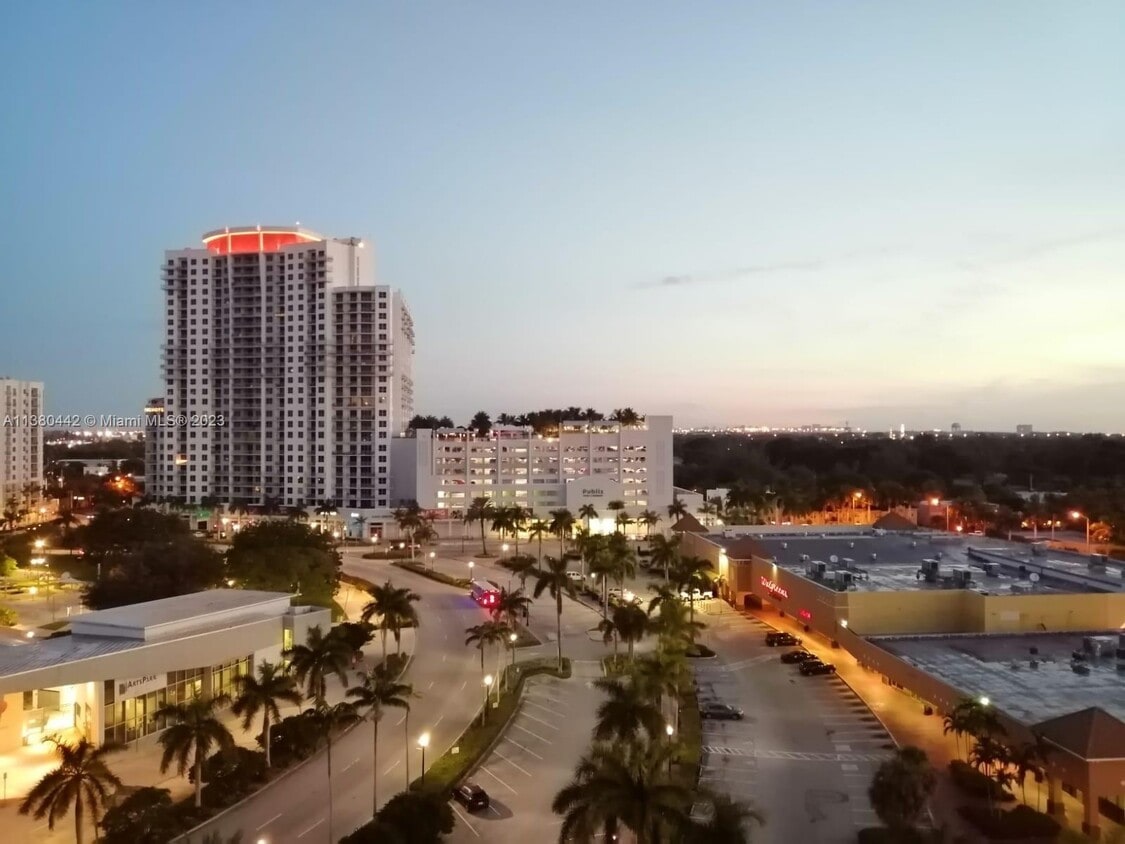 1720 Harrison St Unit 10F, Hollywood, FL 33020 Condo for Rent in