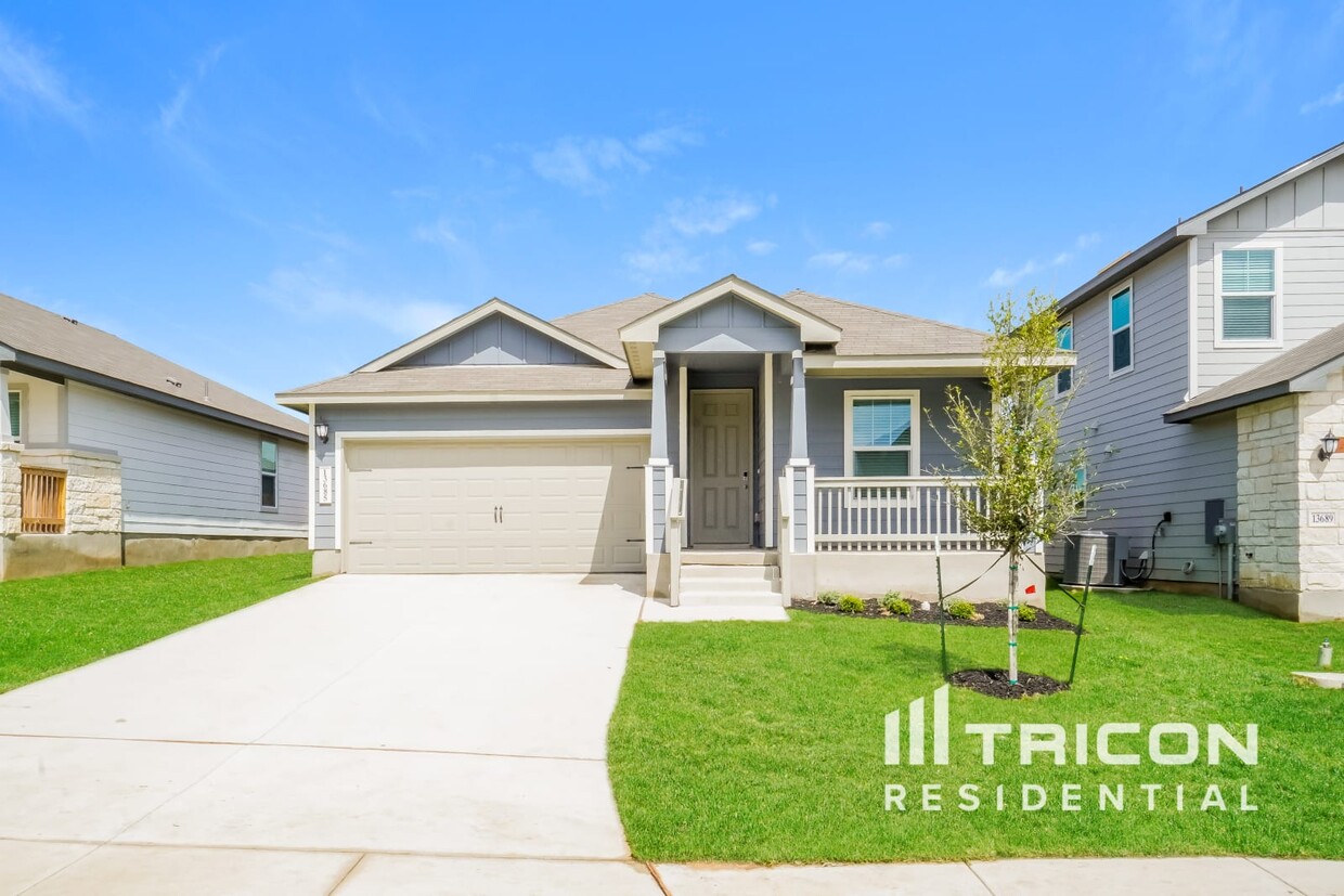Foto principal - 13685 Paxton Blvd