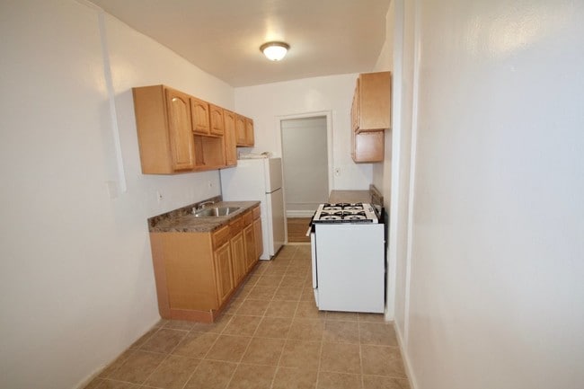 Building Photo - 2181 Wallace Ave