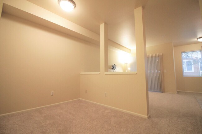 Master Sleep Nook - 501 225th Ln NE