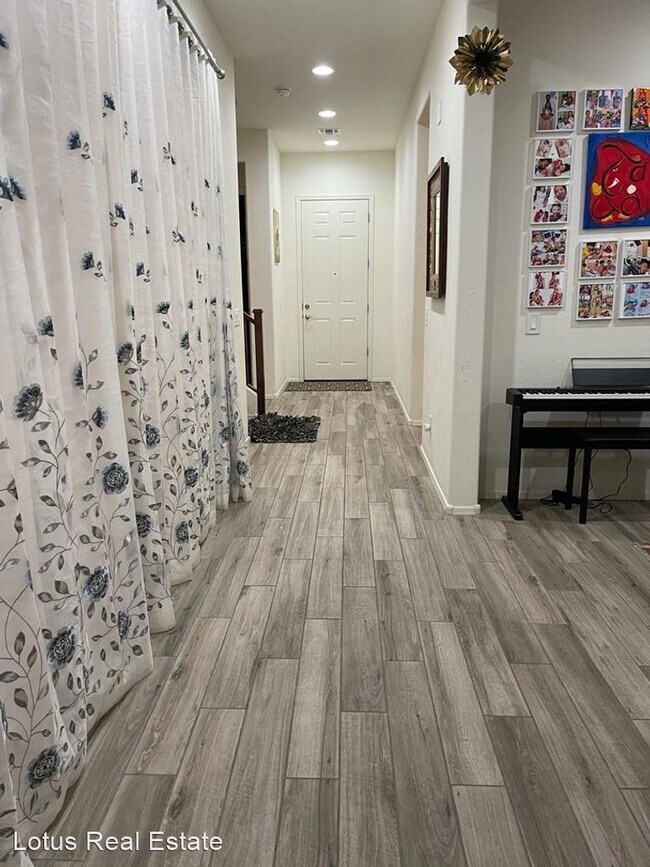 Foto del edificio - 4 br, 4 bath House - 861 E Ladbroke Way