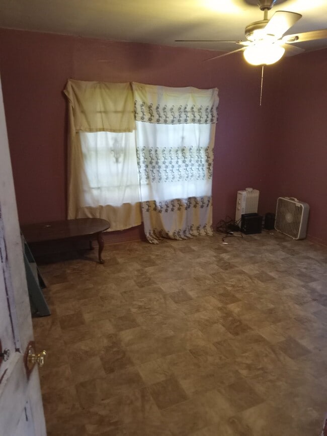 Building Photo - 8113 Hezekiah Ln