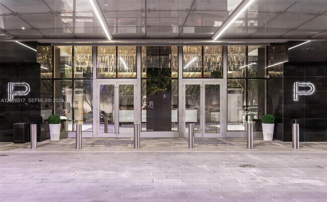 Foto del edificio - 851 NE 1st Ave