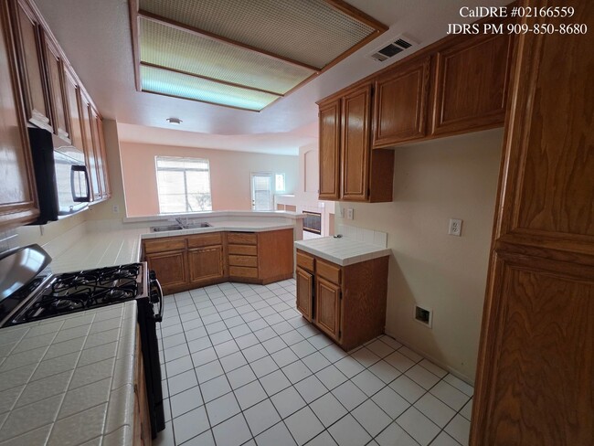 Foto del edificio - Ontario 3 Bedroom Condo