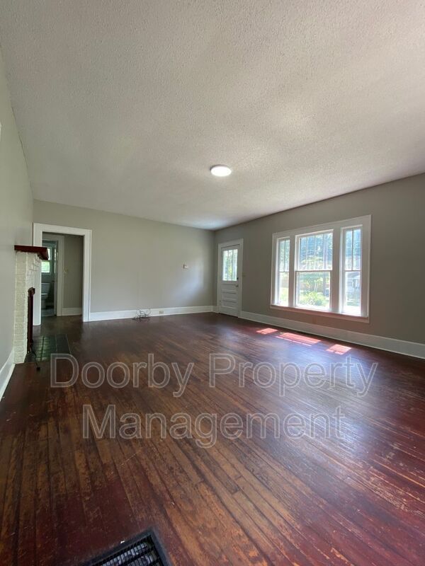 Building Photo - 1417 Tunnel Blvd