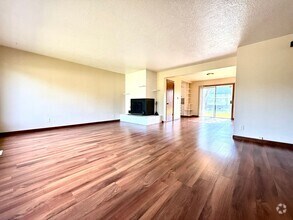 Building Photo - 2804 SE 136th Ave
