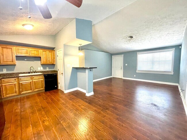 Foto del edificio - 3 Bedroom home for rent in a Great Neighbo...
