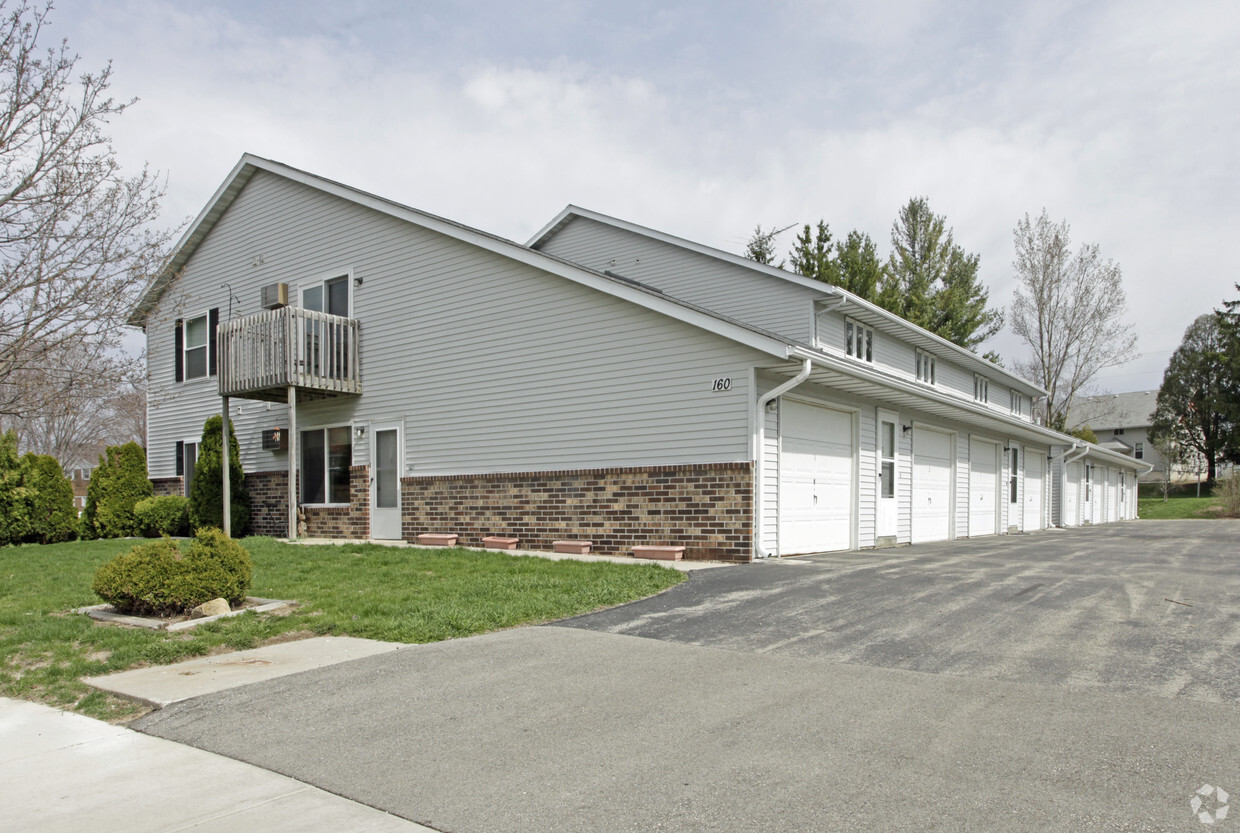 110 - 150 Maple Ave S - 110-150 Maple Ave S