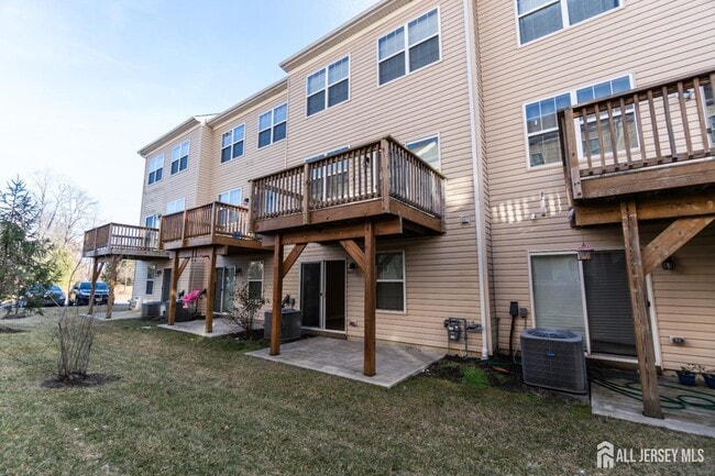 Building Photo - 2002 John Deere Ln