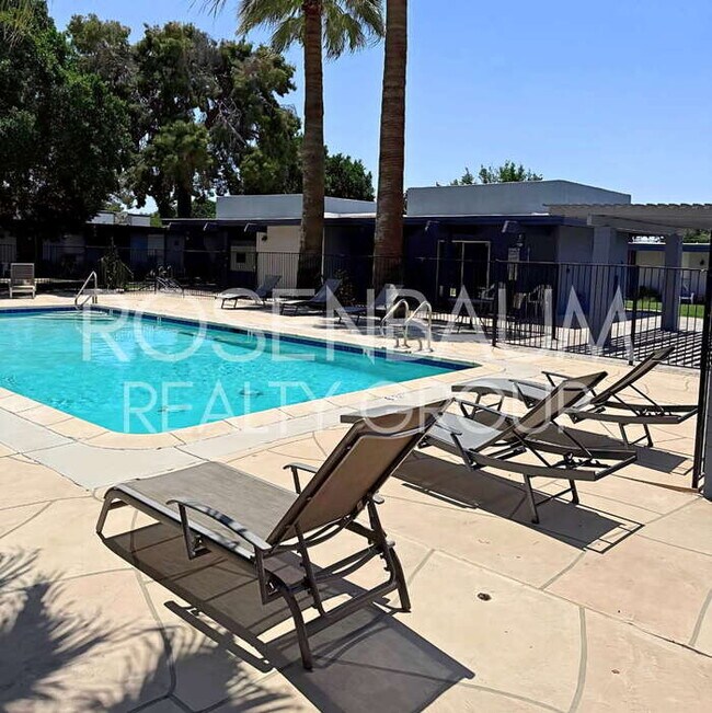 Foto del edificio - 6320 N 16th St