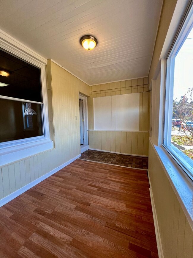Building Photo - Spacious 4 Bedroom 1 Bath in Folcroft
