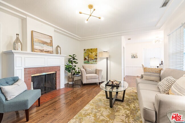 Foto del edificio - 5732 Vesper Ave