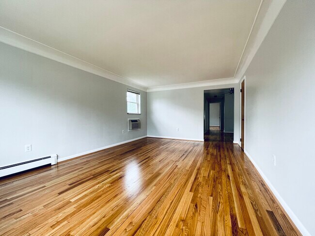 Vista de la sala de estar desde la puerta principal - 4036 O Leary Ave