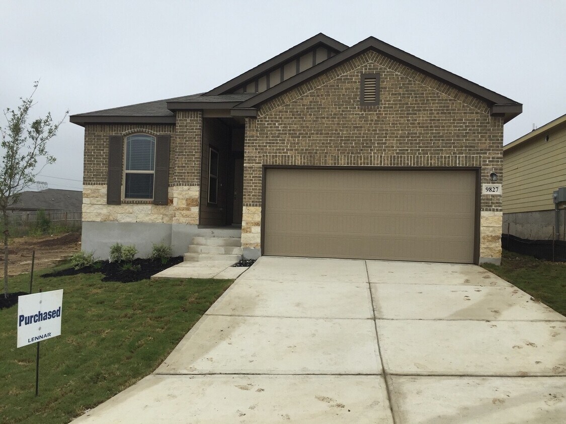 Primary Photo - Beautiful 3 bedroom 2 story