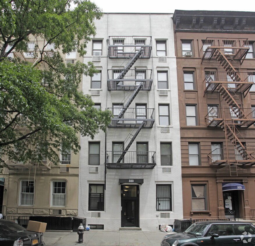 Building Photo - 323 E 83rd St