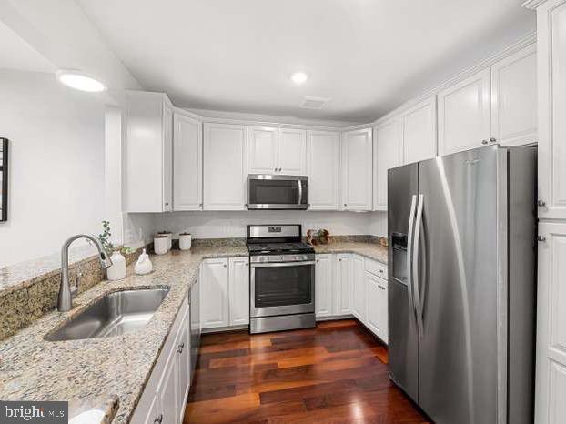 Foto del edificio - 625 Quarry View Ct