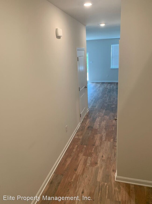 Building Photo - 3 br, 2.5 bath House - 335 Locust Run Drive