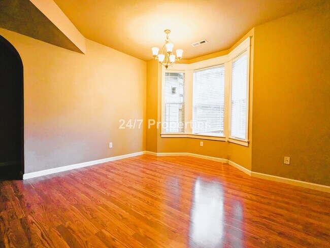 Foto del edificio - Corner 2BD I 2BA Townhome with Full Amenit...