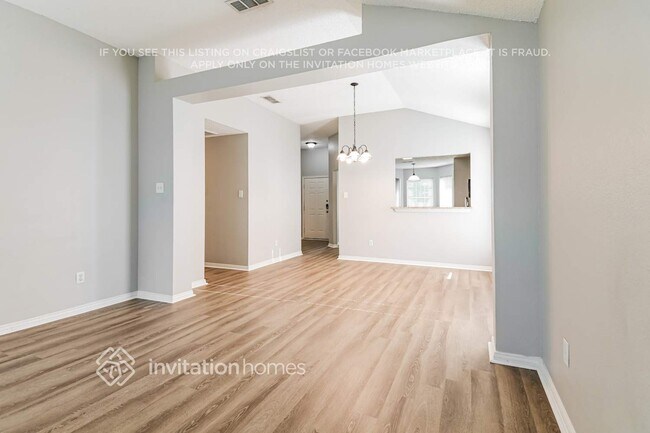 Foto del edificio - 1044 Waterview Dr