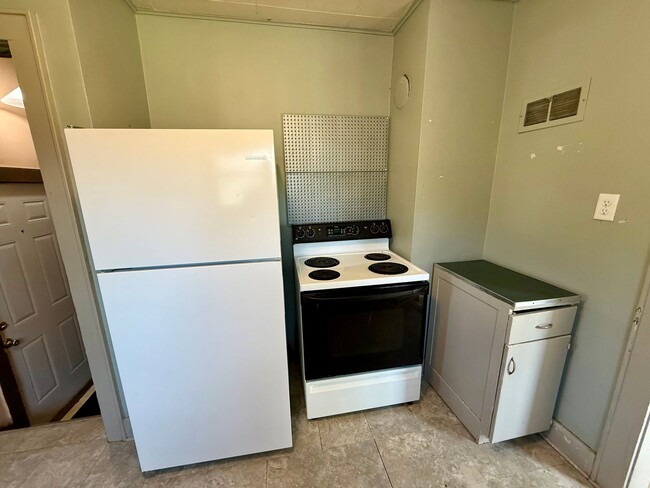 Building Photo - 3 Bed 1 Bath Single Family Home in Wausau - End Of Year Special: HALF OFF DEPOSIT!