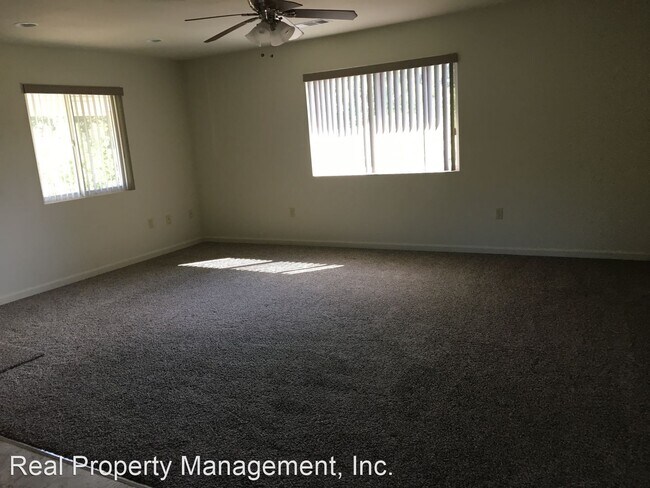 Building Photo - 4 br, 3 bath House - 5463 Deschutes Road-A&B