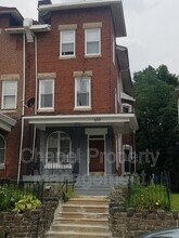 Building Photo - 830 Wynnewood Rd