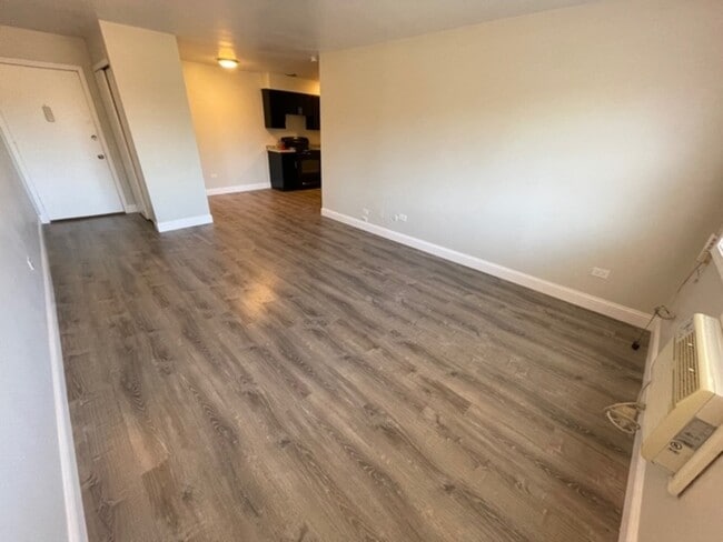 Foto del edificio - 517 S Milwaukee Ave