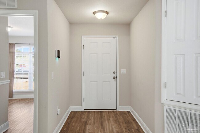 Building Photo - 8105 Nalo Creek Loop