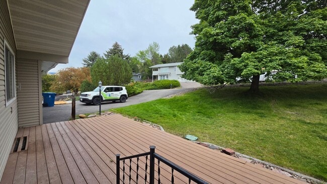 Building Photo - 411 Westview Dr