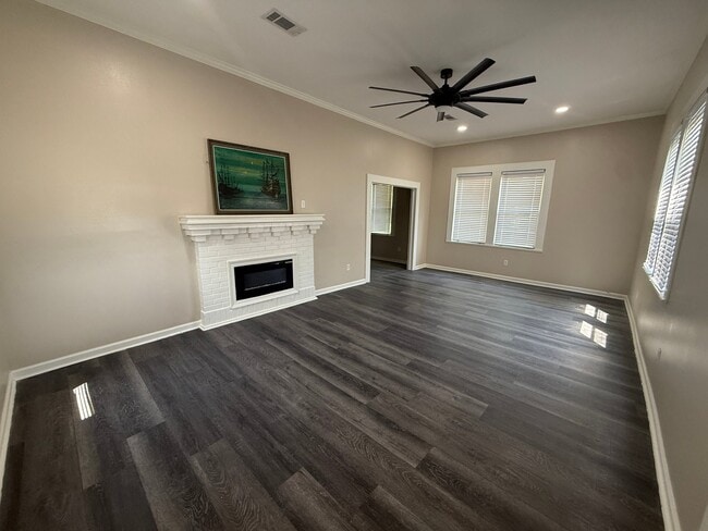 Building Photo - 507 Palafox St