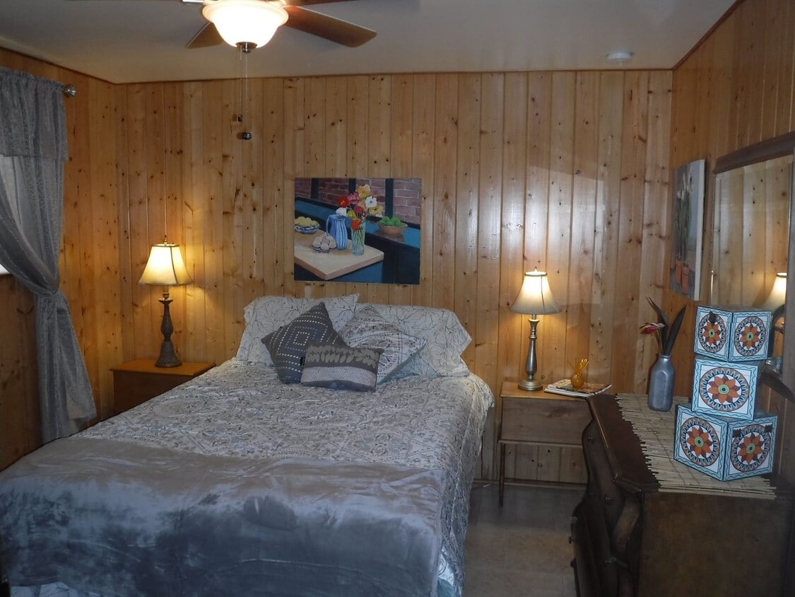 Building Photo - Fully Furnished 1BR Detached Unit In Town