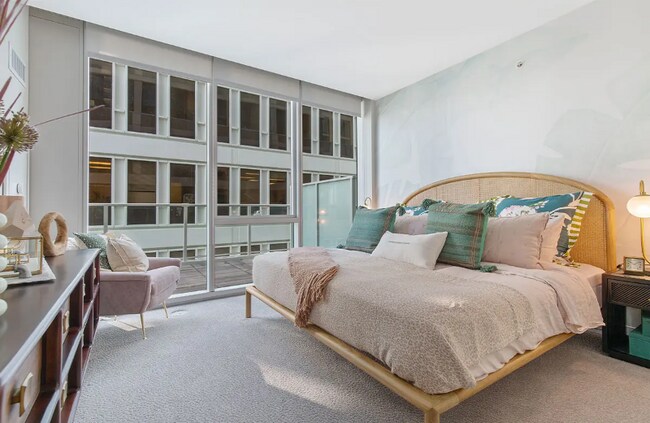 Foto del edificio - 1010 Lake St