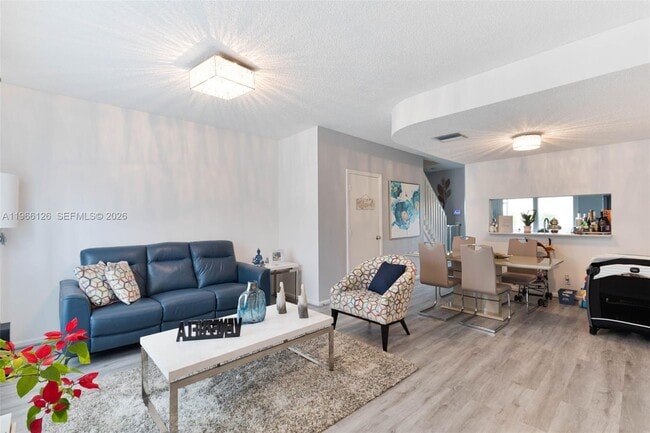 Building Photo - 9925 NW 57th Manor