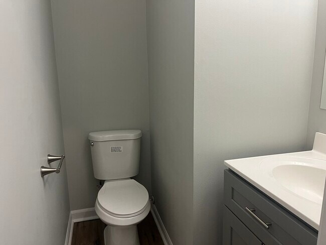 Building Photo - 3-Bedroom Townhome Covington