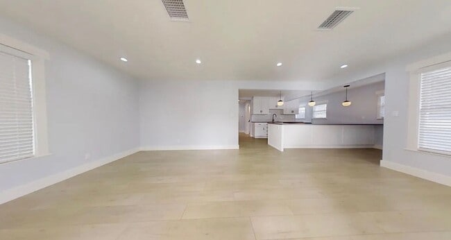 Photo - Adorable 3 bedroom in near Old Town Orange House