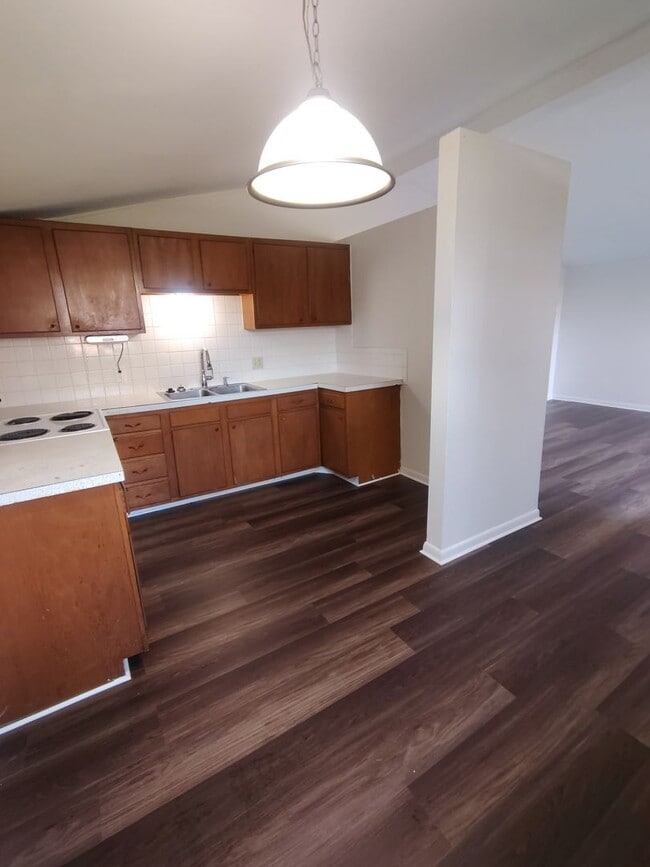 Building Photo - 169-171 Day Ave.