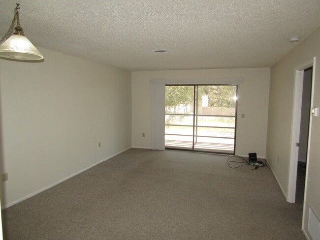 Building Photo - 401 Airport Ave E