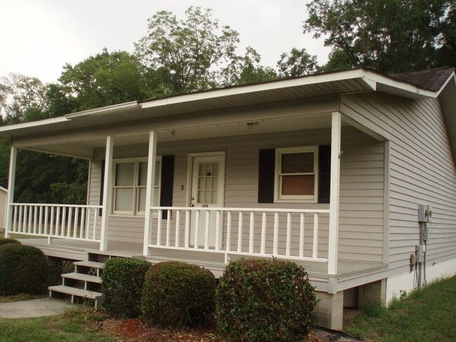 Building Photo - 615 Windcrest Dr