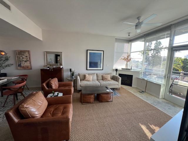 Sala de estar - 475 Redwood St
