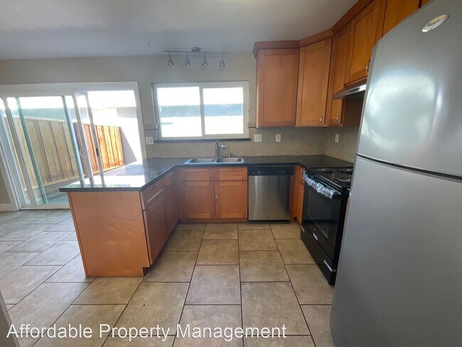 Building Photo - 3 br, 2.5 bath House - 4327 Bel Estos Way