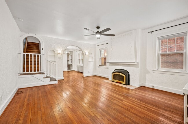 Building Photo - 5421 Normlee Pl