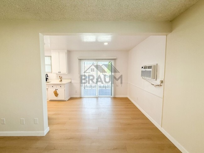 Foto del edificio - 19405 Haynes St