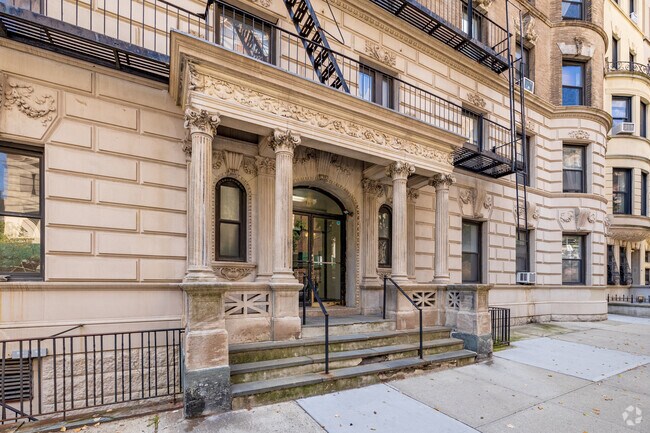 Building Photo - 935 West End Ave