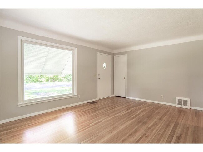 Foto del edificio - 3708 Xenia Ave N